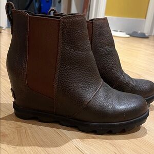 Sorel Chesnut Joan of Arctic Pebbled-Leather Wedge Booties